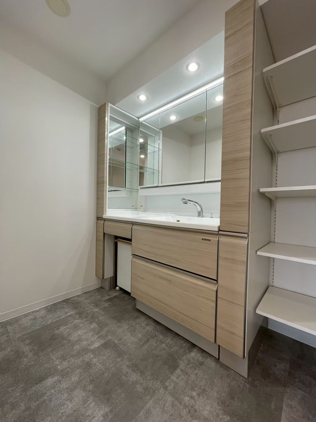 ディーグラフォート札幌ステーションタワー 3808