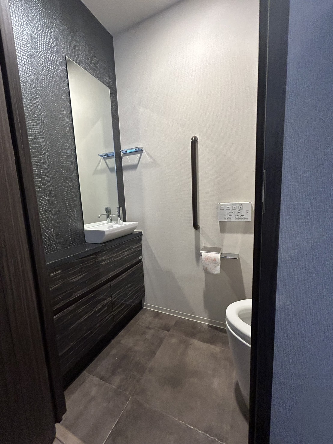 プレミストタワーズ札幌苗穂AQUAGATE 2408